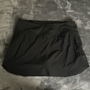 Athleta Run with It 14 inch skort